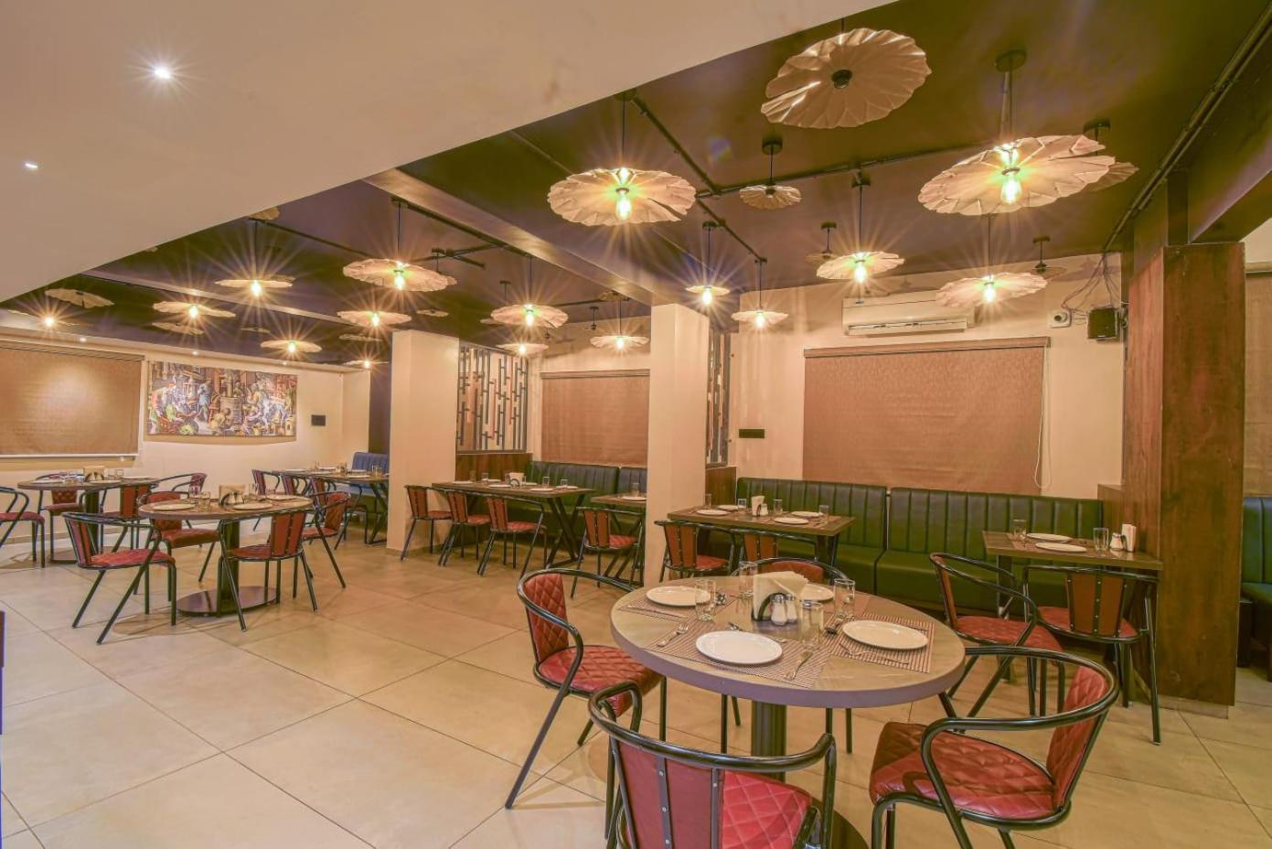 Hotel Vrindavan Deluxe קולהאפור מראה חיצוני תמונה