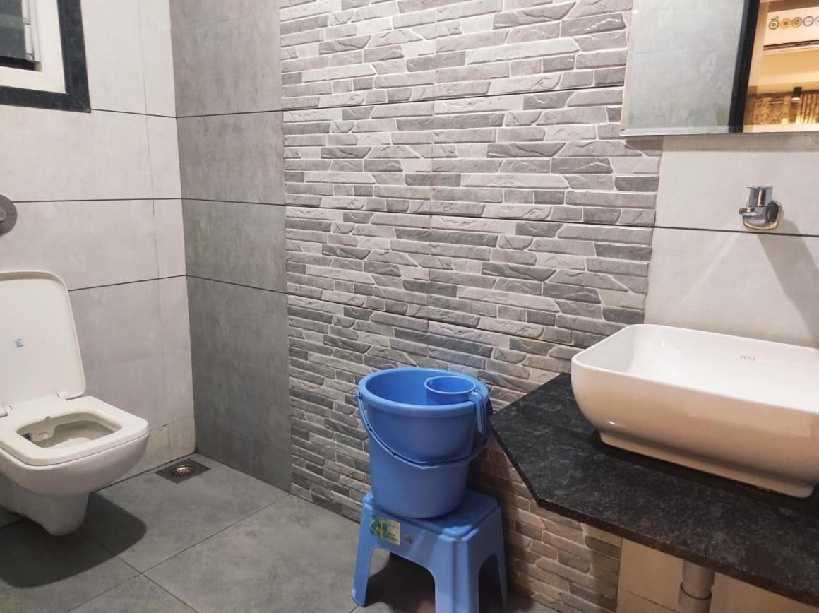Hotel Vrindavan Deluxe קולהאפור מראה חיצוני תמונה