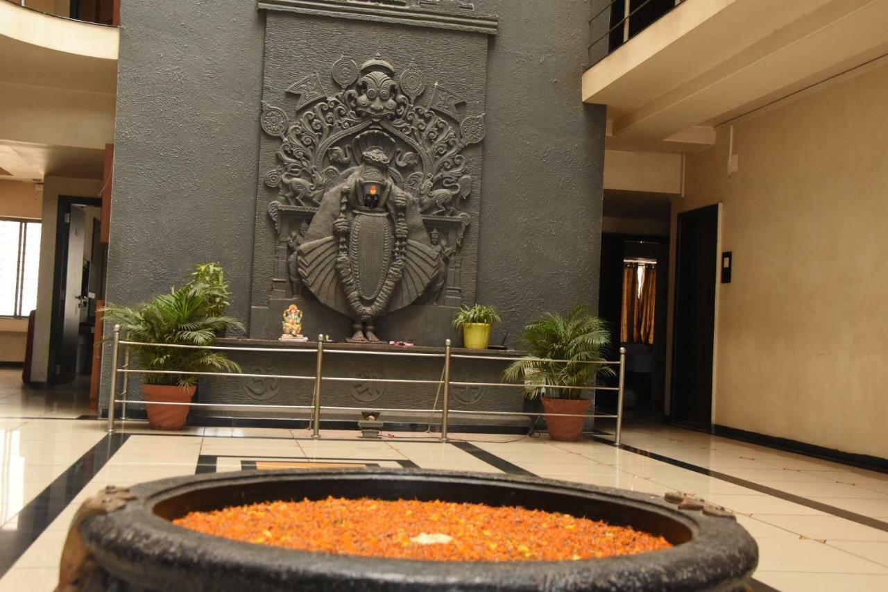 Hotel Vrindavan Deluxe קולהאפור מראה חיצוני תמונה