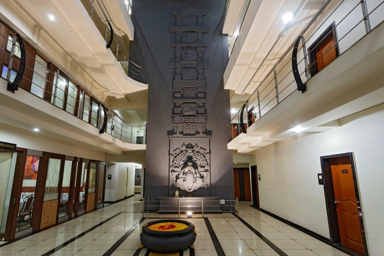 Hotel Vrindavan Deluxe קולהאפור מראה חיצוני תמונה