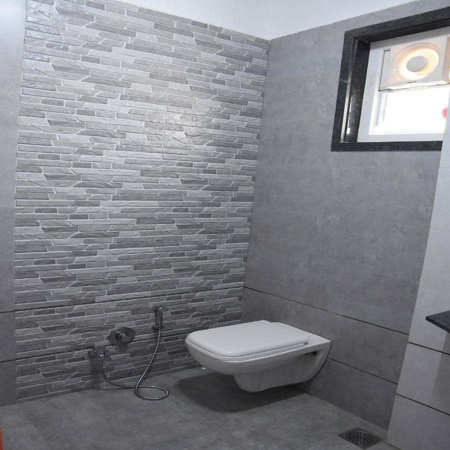 Hotel Vrindavan Deluxe קולהאפור מראה חיצוני תמונה